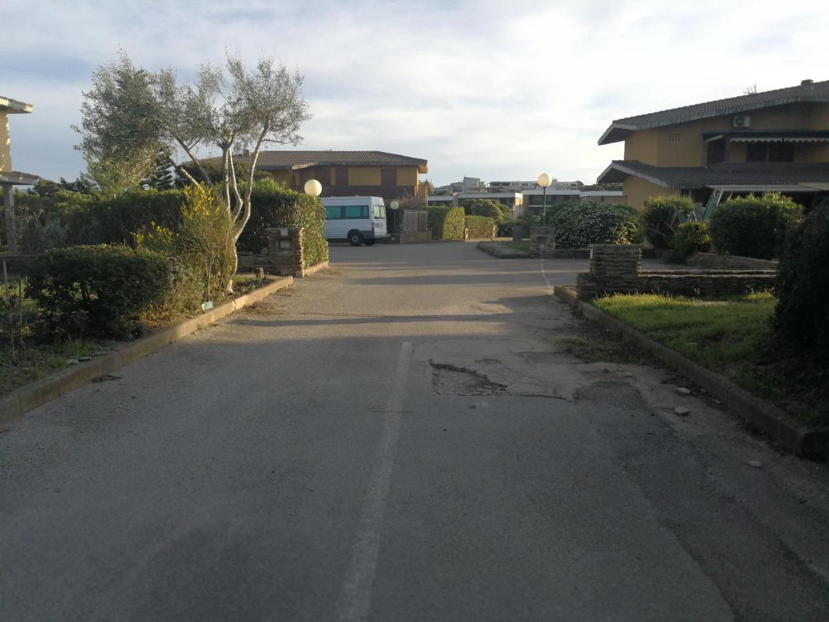 L' Elicriso, A Pochi Passi Dal Mare Con Giardino Privato - The Elicriso, A Few Meters From The Sea, With Private Garden Apartment Stintino Bagian luar foto