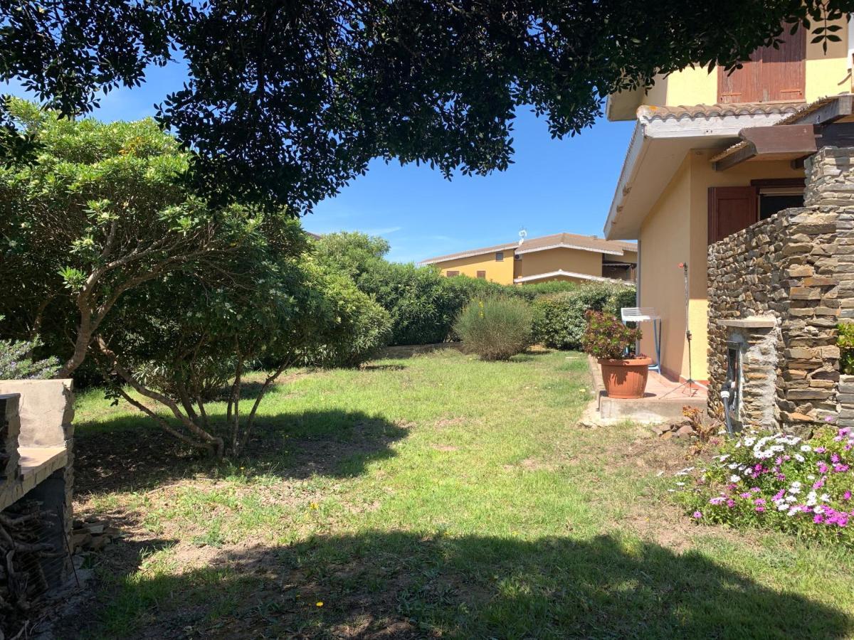 L' Elicriso, A Pochi Passi Dal Mare Con Giardino Privato - The Elicriso, A Few Meters From The Sea, With Private Garden Apartment Stintino Bagian luar foto