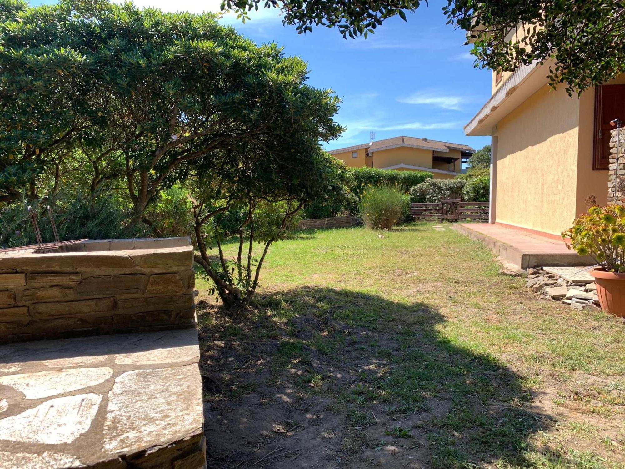 L' Elicriso, A Pochi Passi Dal Mare Con Giardino Privato - The Elicriso, A Few Meters From The Sea, With Private Garden Apartment Stintino Bagian luar foto